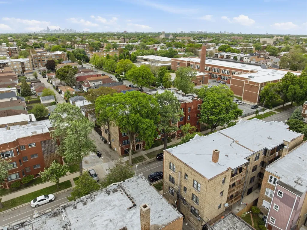 8152 South Laflin Street Chicago IL 60620