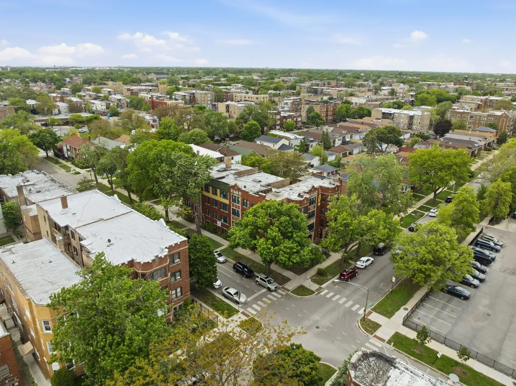 8152 South Laflin Street Chicago IL 60620