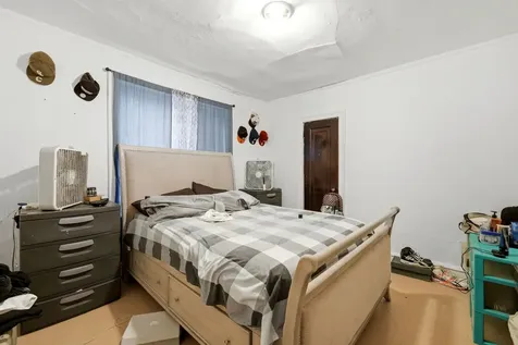 8152 South Laflin Street Chicago IL 60620