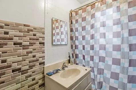 8152 South Laflin Street Chicago IL 60620
