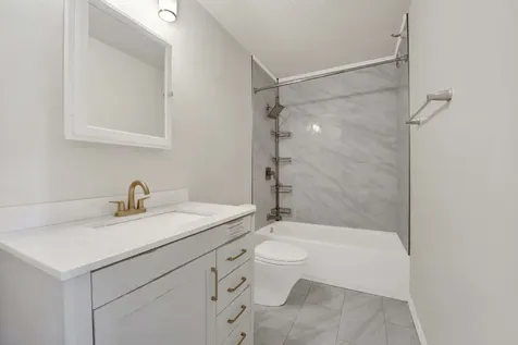 10 East Ontario Street Chicago IL 60611