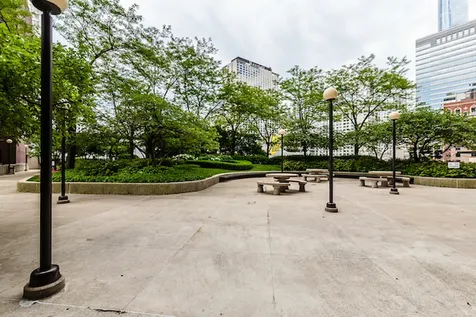 10 East Ontario Street Chicago IL 60611