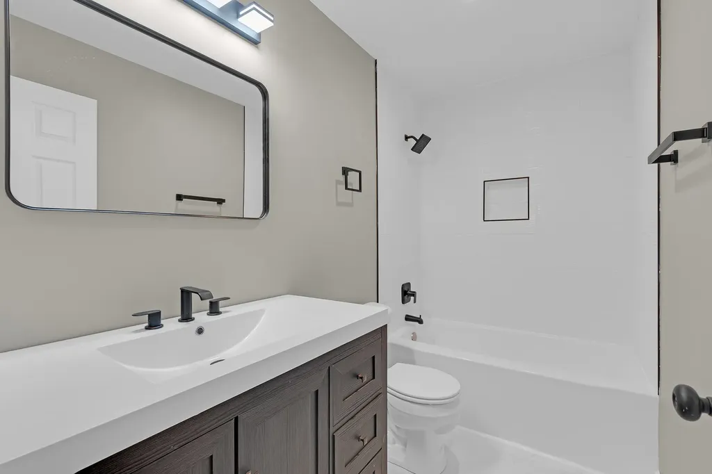 291 Wedgewood Circle Lake In The Hills IL 60156