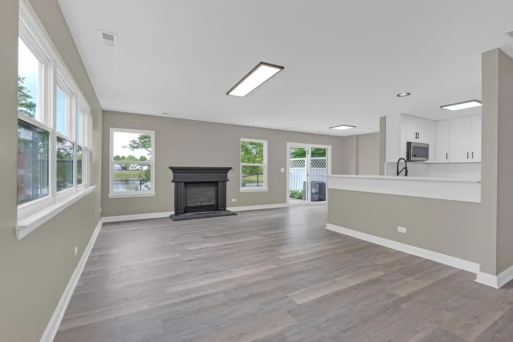 291 Wedgewood Circle Lake In The Hills IL 60156