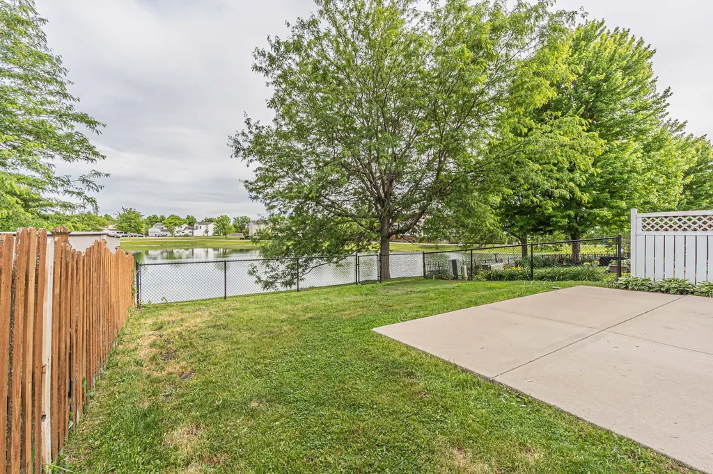291 Wedgewood Circle Lake In The Hills IL 60156