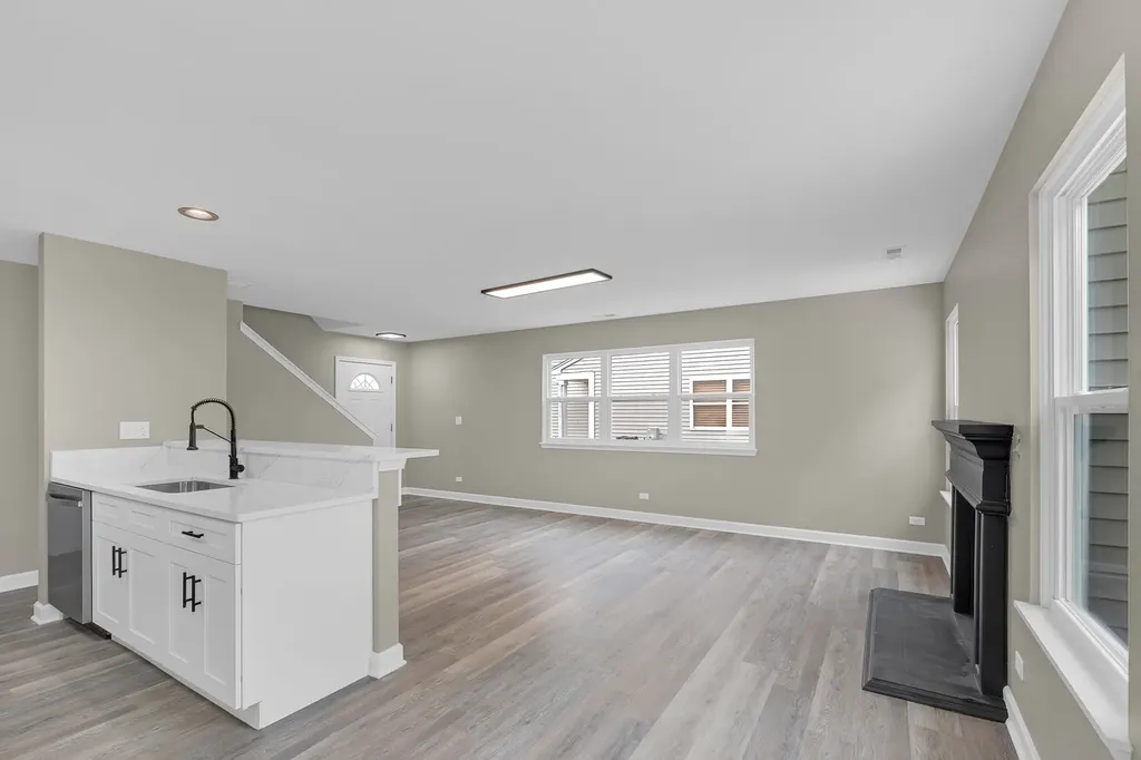 291 Wedgewood Circle Lake In The Hills IL 60156