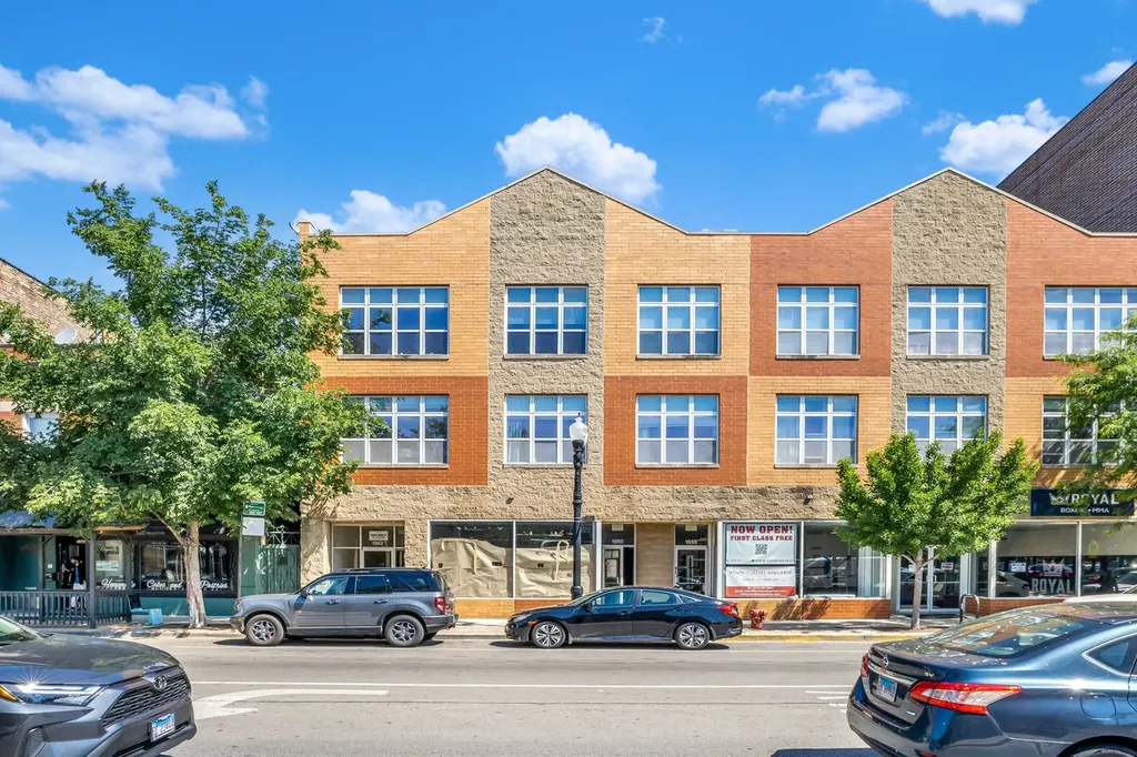1962 West Lawrence Avenue Chicago IL 60640