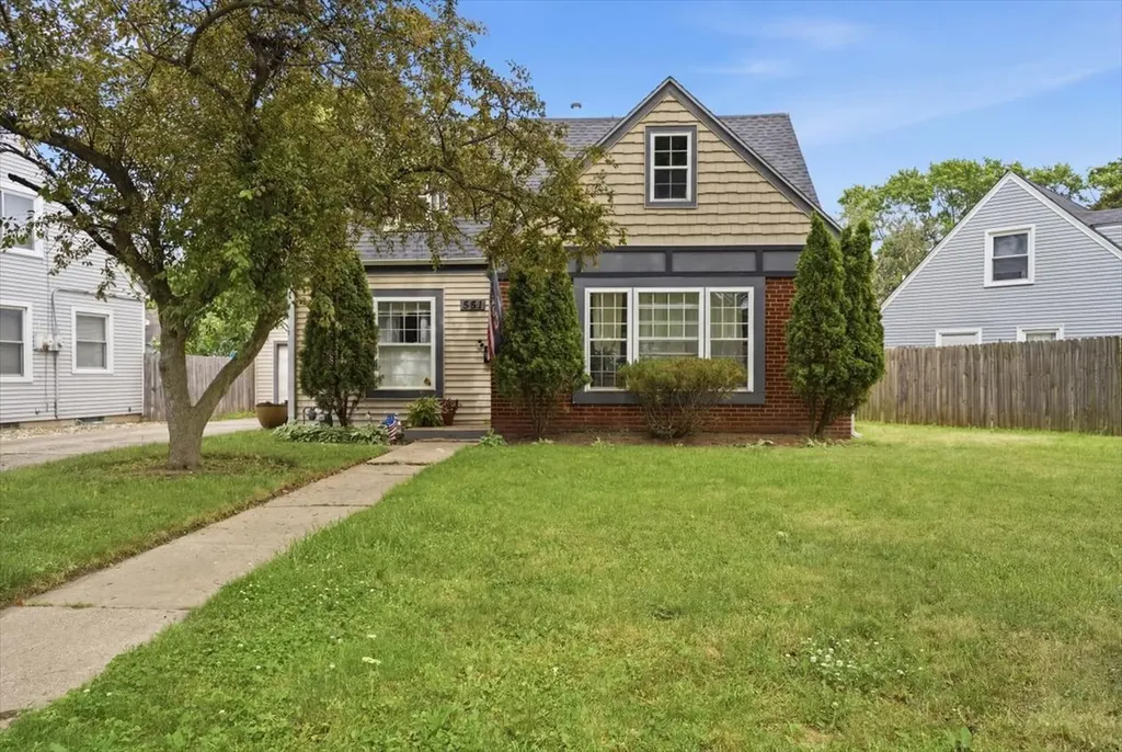 551 Sunset Drive Elgin IL 60123