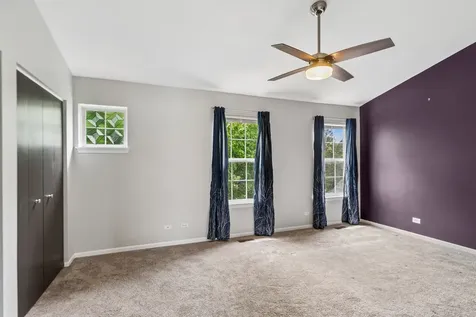 845 Essex Circle Grayslake IL 60030