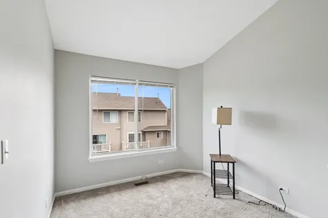 845 Essex Circle Grayslake IL 60030