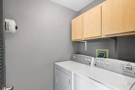 845 Essex Circle Grayslake IL 60030