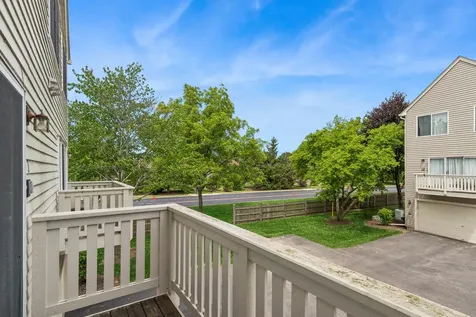 845 Essex Circle Grayslake IL 60030