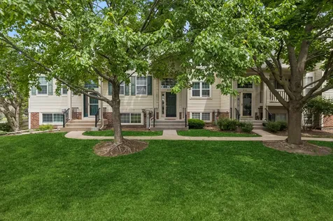 845 Essex Circle Grayslake IL 60030