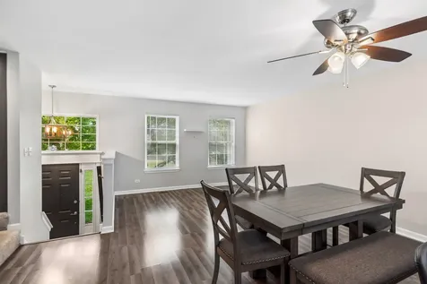 845 Essex Circle Grayslake IL 60030