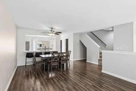 845 Essex Circle Grayslake IL 60030