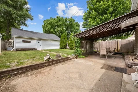 2922 9TH Street Rock Island IL 61201