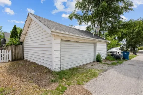 2922 9TH Street Rock Island IL 61201