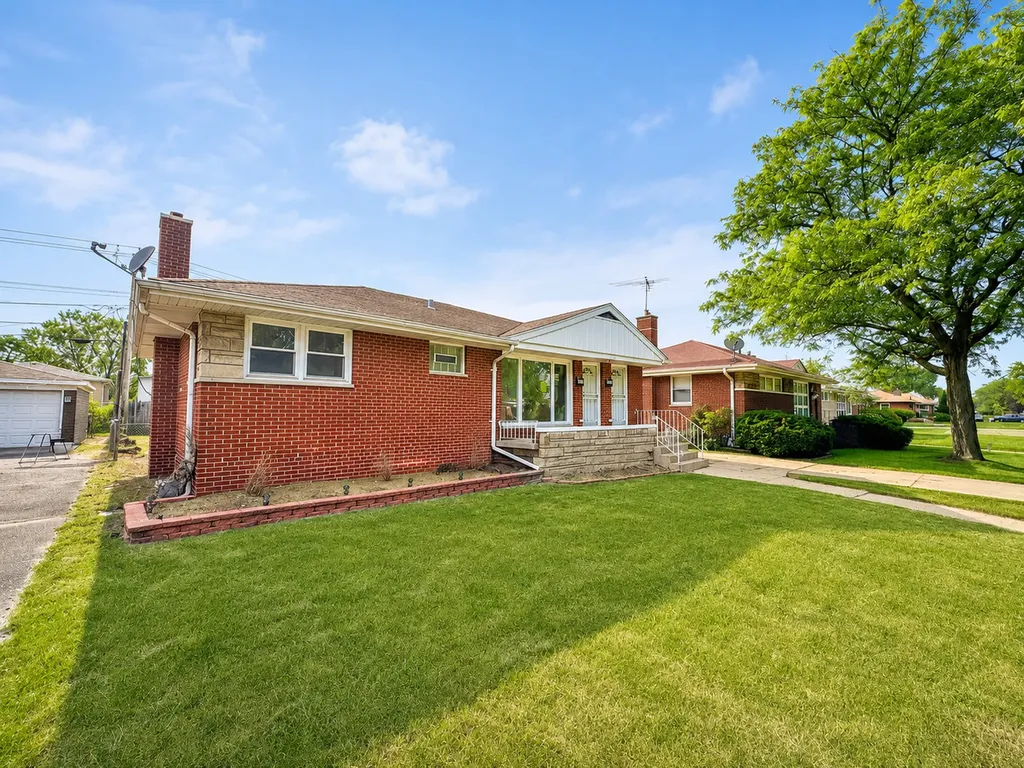 386 Clyde Avenue Calumet City IL 60409