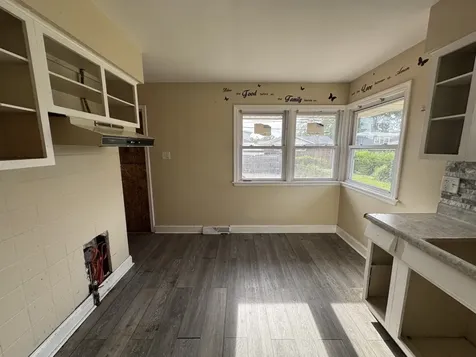 386 Clyde Avenue Calumet City IL 60409