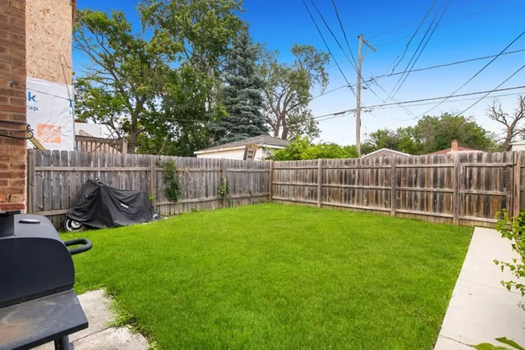 1424 West 115th Street Chicago IL 60643