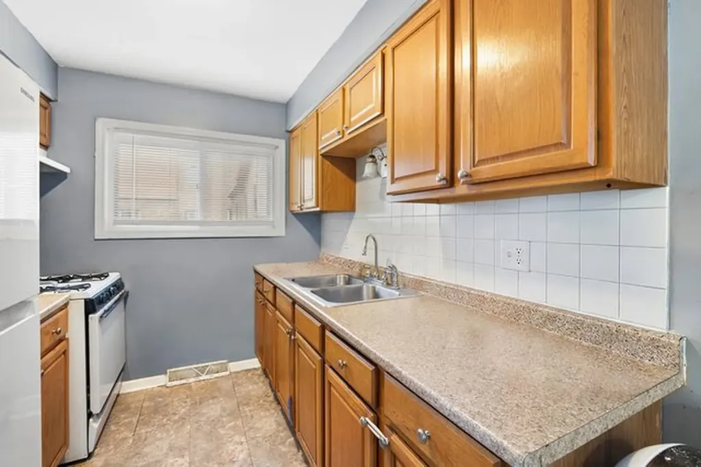 1424 West 115th Street Chicago IL 60643