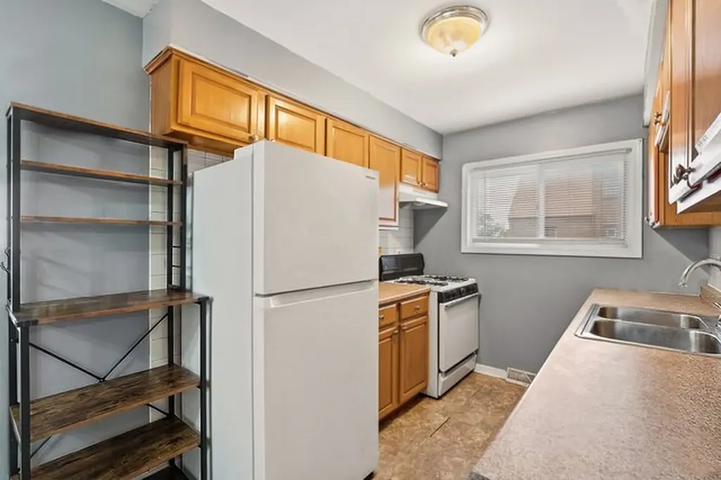 1424 West 115th Street Chicago IL 60643
