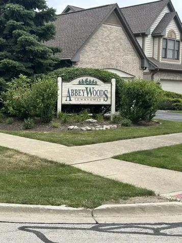 526 Rosebud Dr South Drive Lombard IL 60148