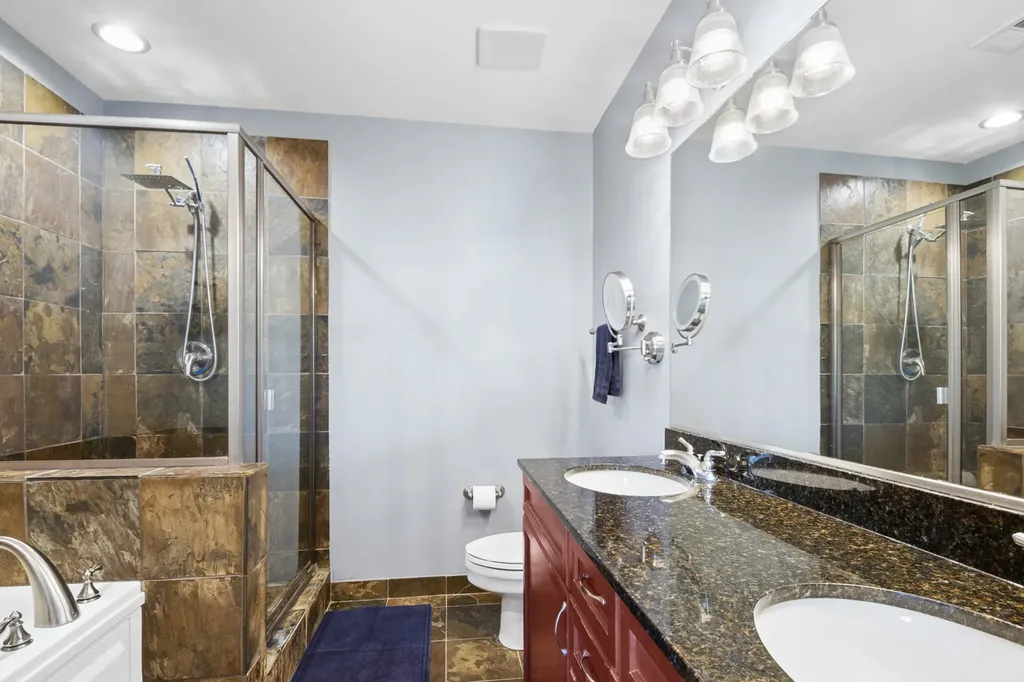 4553 North Magnolia Avenue Chicago IL 60640