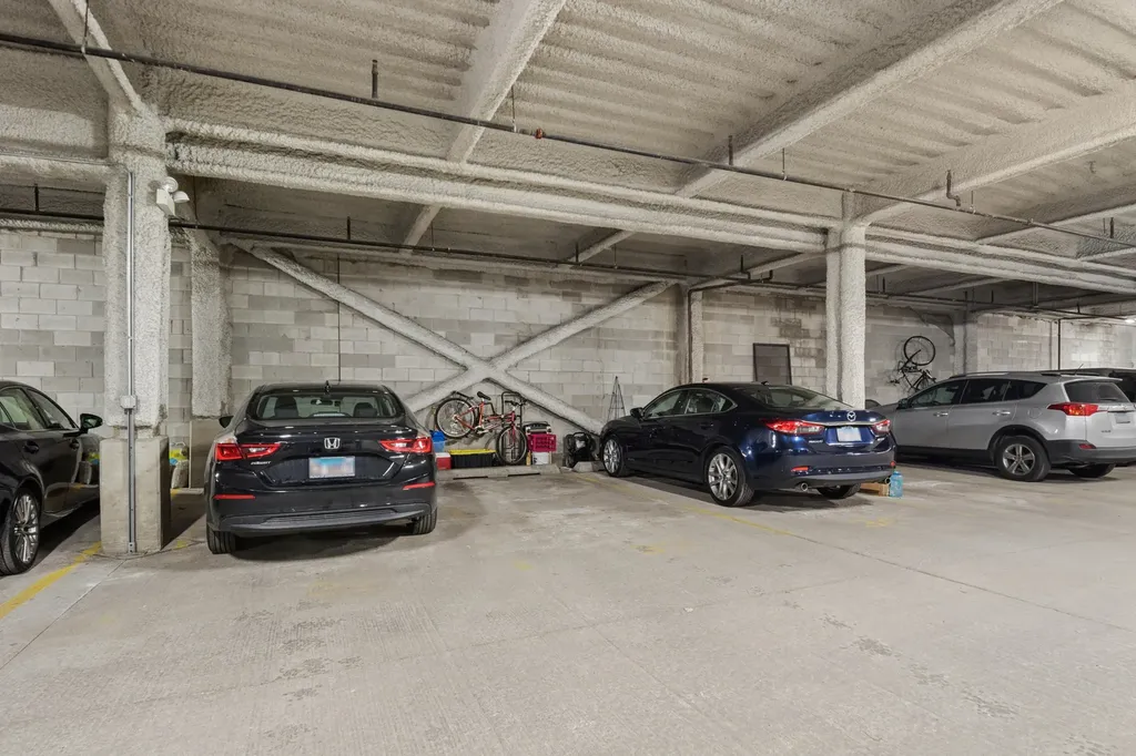 4553 North Magnolia Avenue Chicago IL 60640