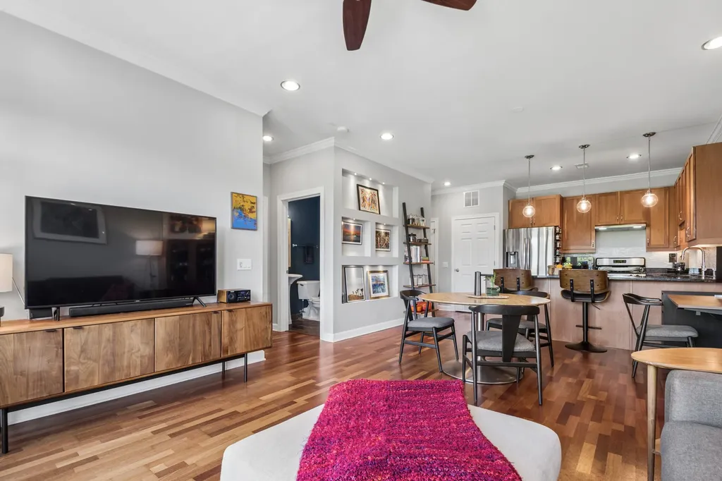 4553 North Magnolia Avenue Chicago IL 60640