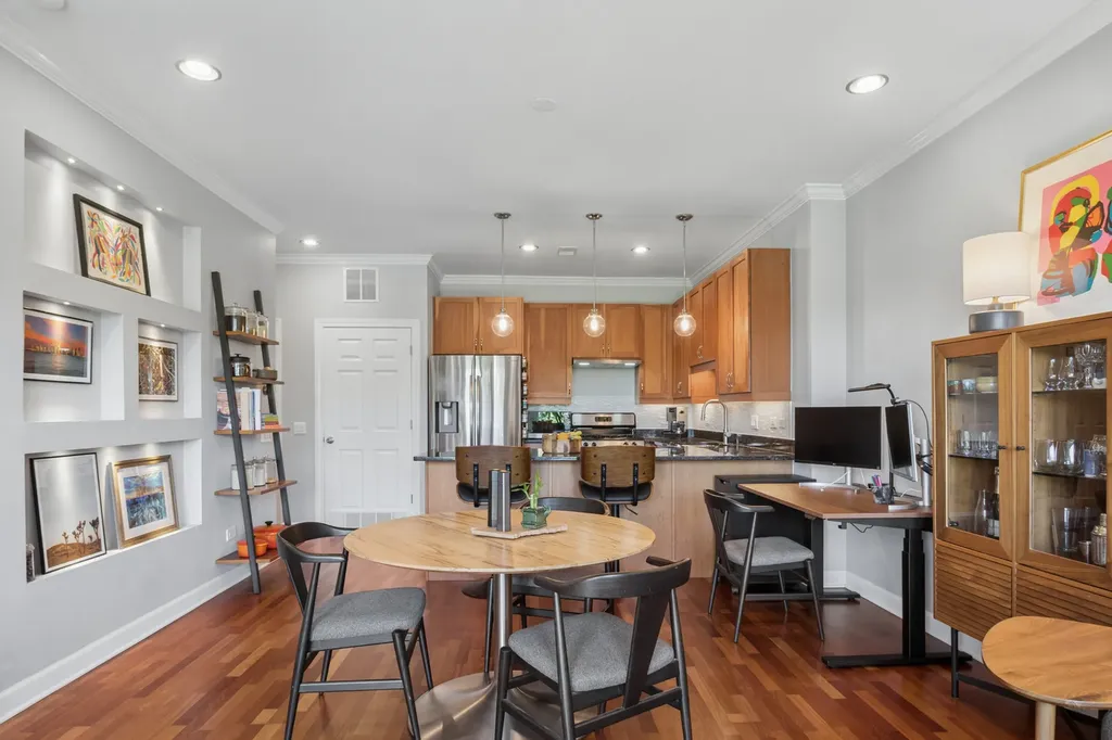 4553 North Magnolia Avenue Chicago IL 60640