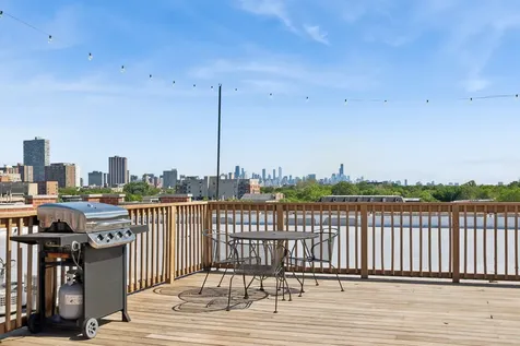 4553 North Magnolia Avenue Chicago IL 60640