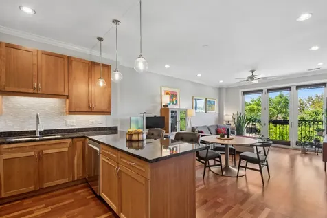 4553 North Magnolia Avenue Chicago IL 60640