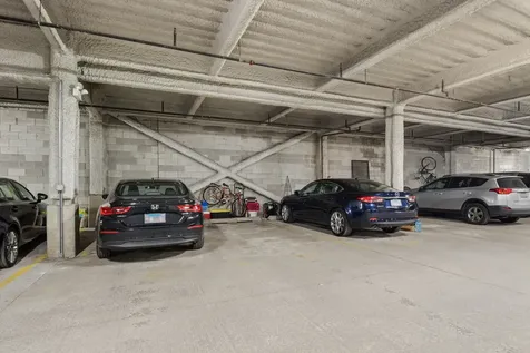 4553 North Magnolia Avenue Chicago IL 60640