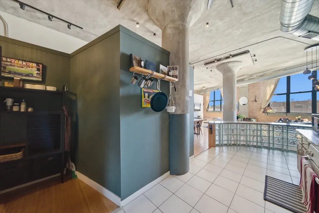 2675 West Grand Avenue Chicago IL 60612