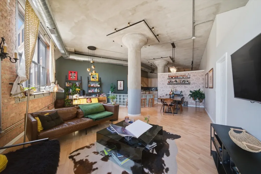 2675 West Grand Avenue Chicago IL 60612