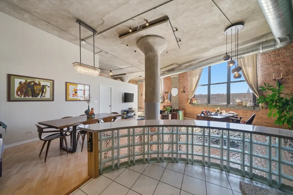 2675 West Grand Avenue Chicago IL 60612