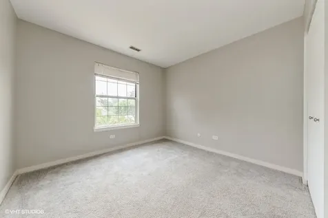 302 Newport Lane Bartlett IL 60103