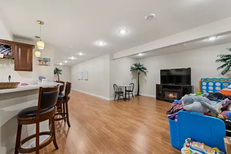 1790 Queensport Drive Crystal Lake IL 60014