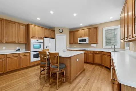 1790 Queensport Drive Crystal Lake IL 60014
