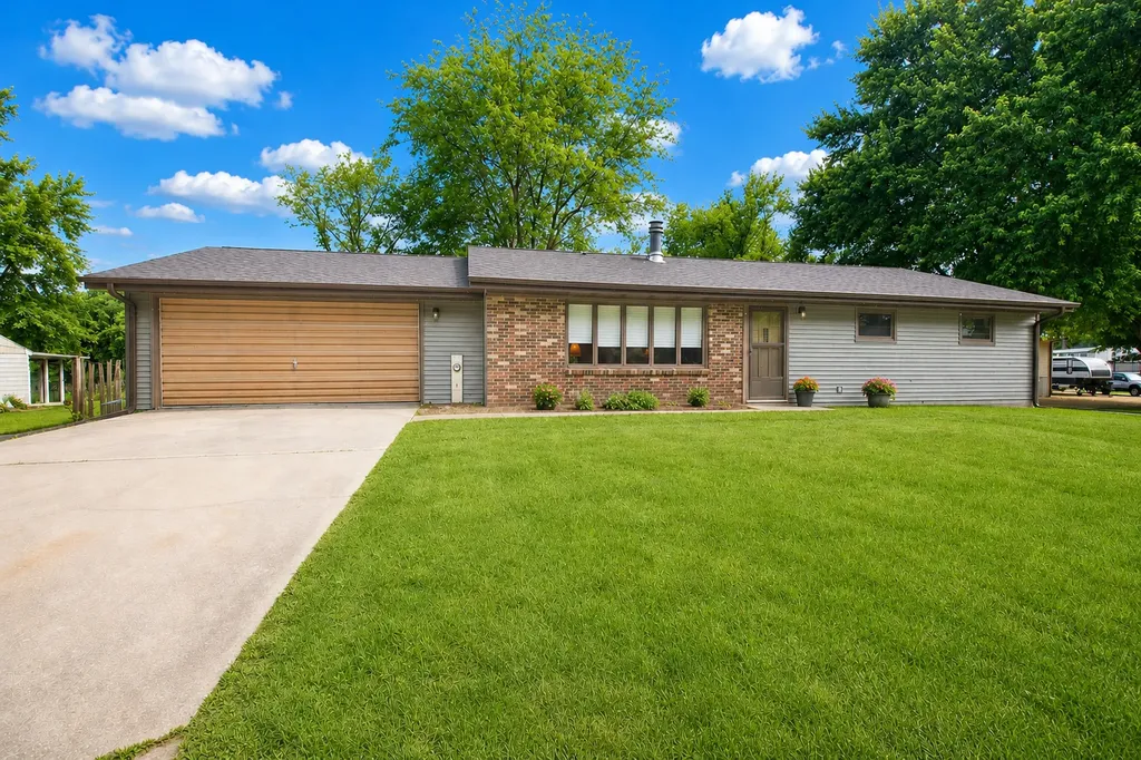 5091 West Murray Drive Dixon IL 61021