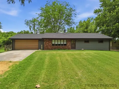 5091 West Murray Drive Dixon IL 61021