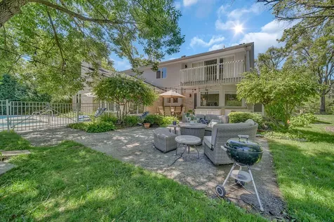 2721 Acacia Terrace Buffalo Grove IL 60089