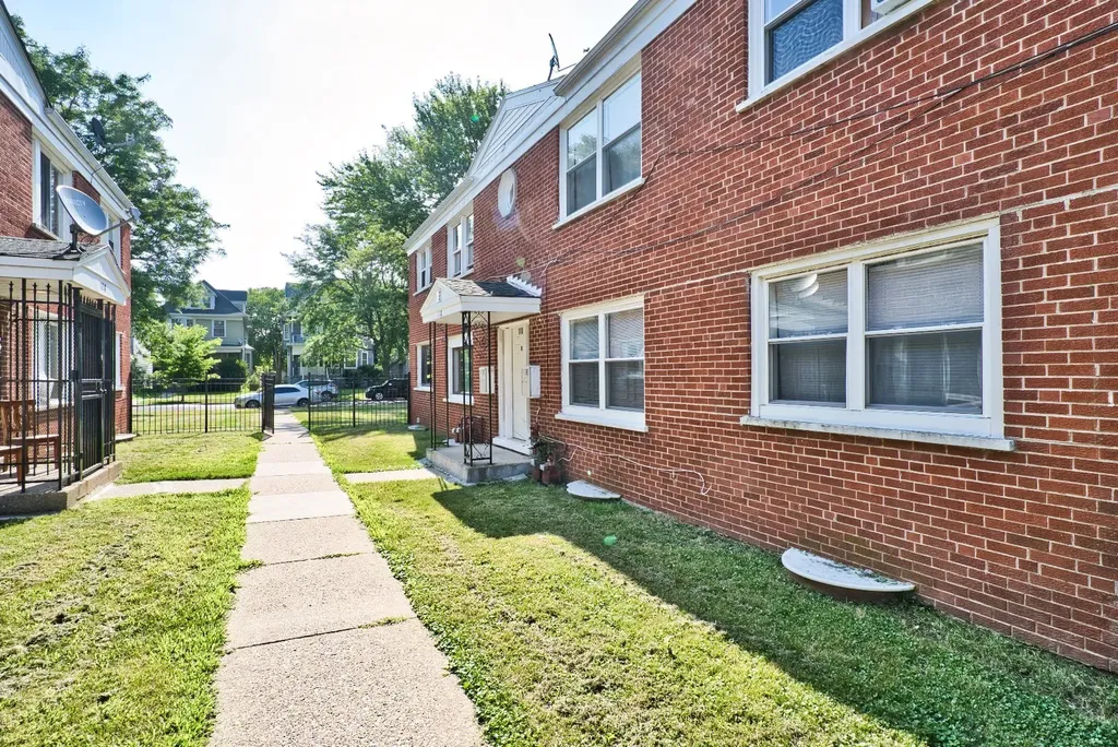118 North Menard Avenue Chicago IL 60644