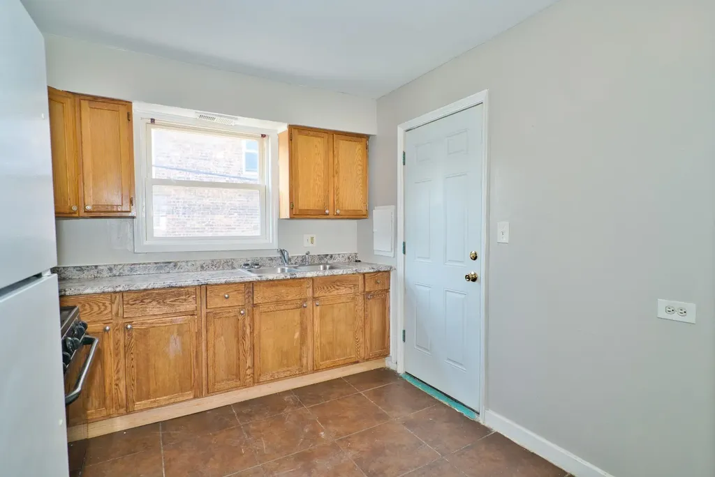 118 North Menard Avenue Chicago IL 60644