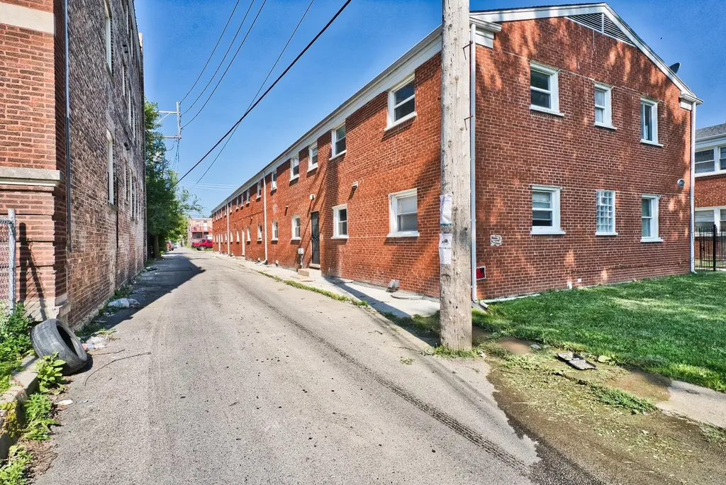 118 North Menard Avenue Chicago IL 60644