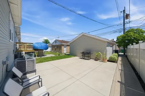 1423 Ridgeland Avenue Berwyn IL 60402