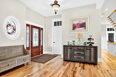 820 Peninsula Drive Wauconda IL 60084