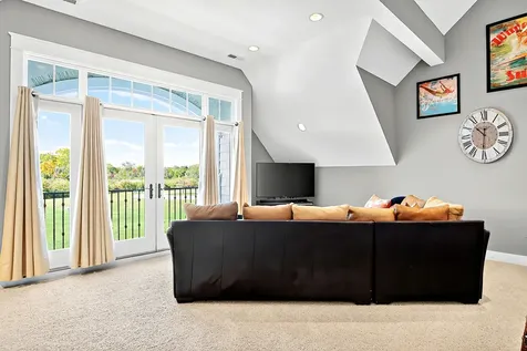 820 Peninsula Drive Wauconda IL 60084