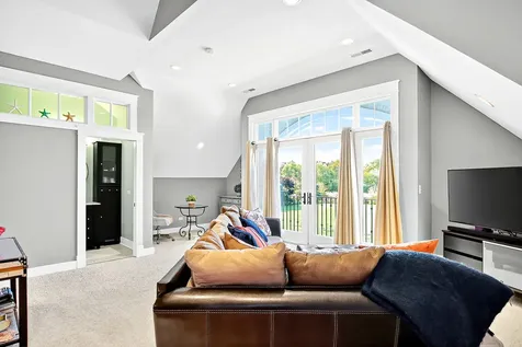 820 Peninsula Drive Wauconda IL 60084